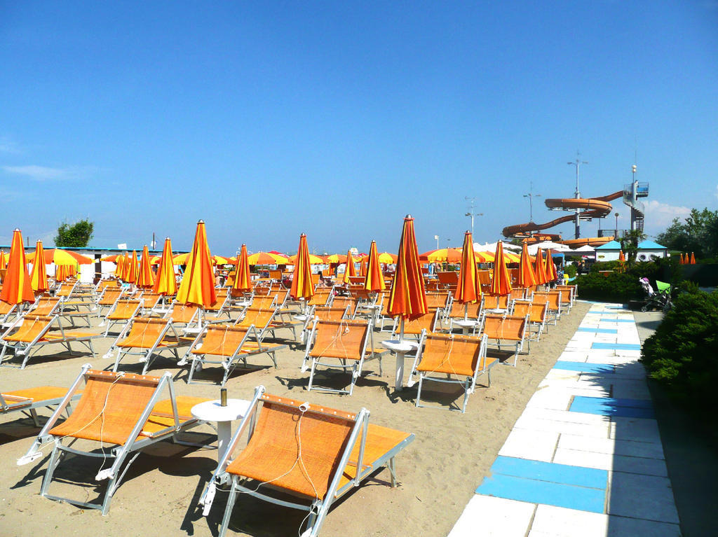 Hotel Leonardo Cesenatico Exterior foto